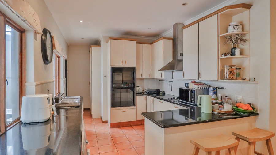 3 Bedroom Property for Sale in Constantia Western Cape